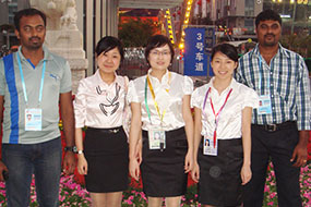 Alucoworld Team in Office